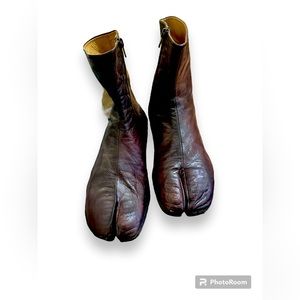 MAISON MARGIELA • TABI BOOT • OX BLOOD
